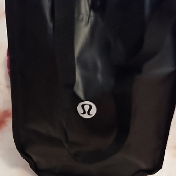 Lululemon Classic Reusable Black & White Tote - Picture 4 of 8